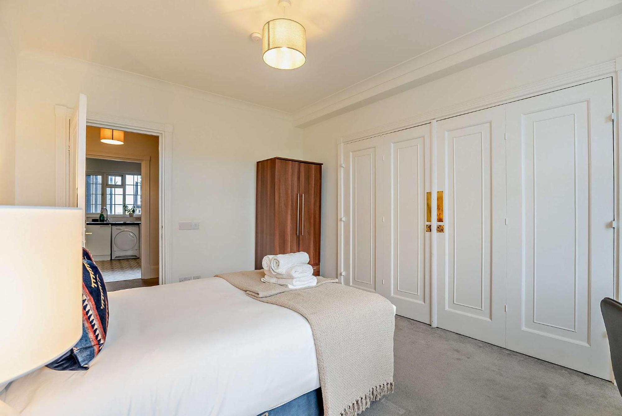 Strathmore Court Apartments Лондон Екстериор снимка