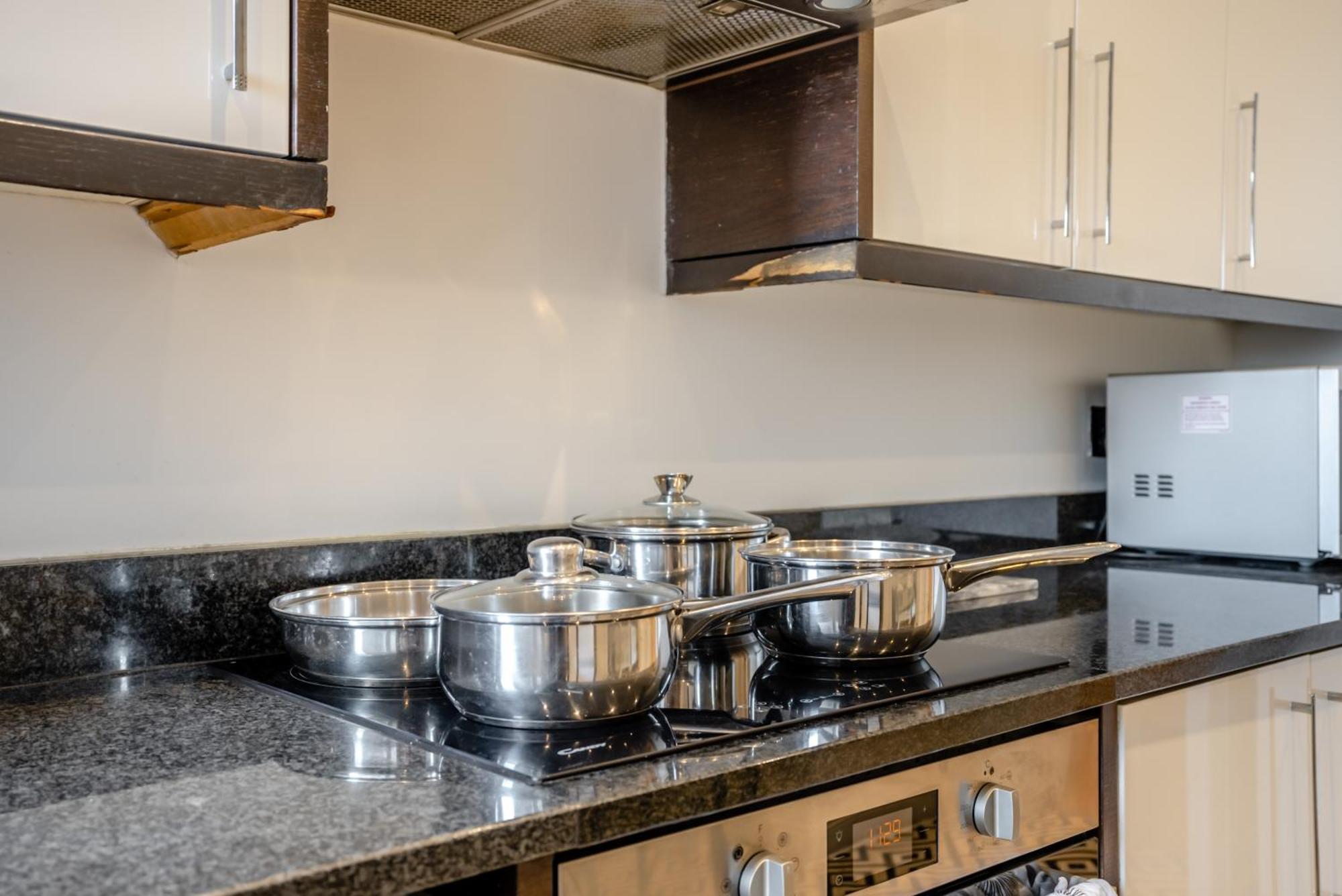 Strathmore Court Apartments Лондон Екстериор снимка